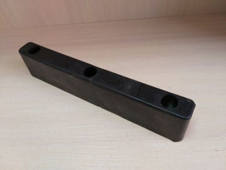 Отбойник резиновый 390х45х60мм с 3-мя отверстиями