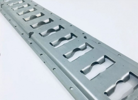 Рейка крепления груза